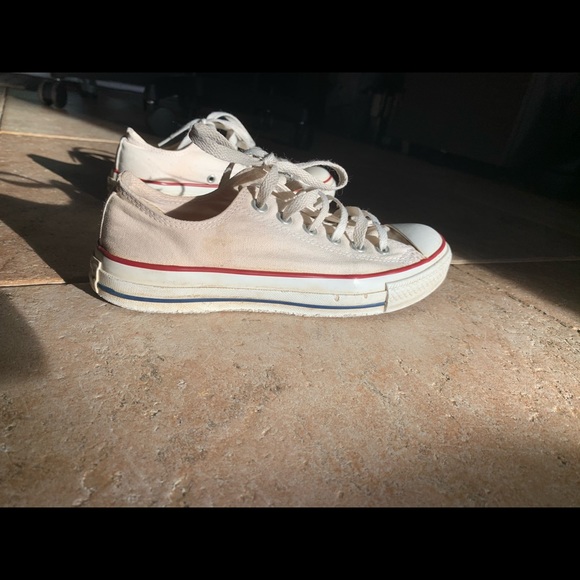 White Converse size 7.5 - Picture 4 of 5